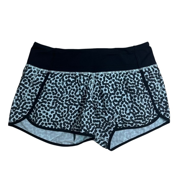Lululemon Running Shorts Athletic Blue Black Polka Dot Gym Workout Size 6 Small - Picture 3 of 5